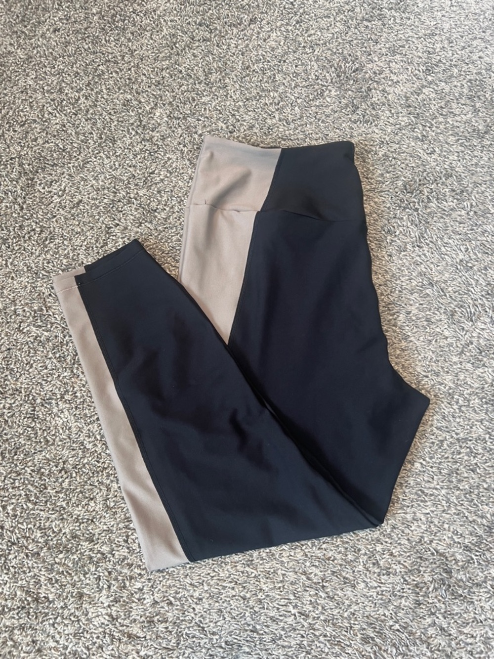 YPB by Abercrombie Colorblock High-Waist Leggings - Black & Taupe